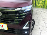 【LEDヘッドライト】悪天候や夜間走行時も良好な視界を確保し安心して運転できる高輝度LEDヘッドライトを装備!点灯速度が早く、消費電力も抑えられています。