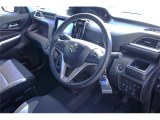前席全体 目線も高く広い視界で安心して運転することができますね!