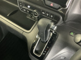 運転席周辺のスマートなレイアウトが、操作のしやすさを実現。快適なドライブをサポートします。