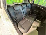 後部座席も気になるようなキズ・汚れやへたり等、大きなダメージはなく、良好な状態です。
