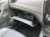 助手席側には1つの収納があり使い勝手も良好です!