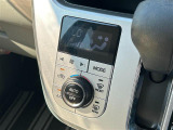 【オートエアコン】車内温度を感知して自動で温度調整をしてくれるのでいつでも快適な車内空間を創り上げます。