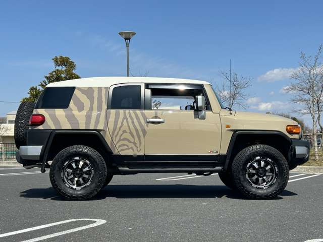 トヨタ FJクルーザー 4.0 カラーパッケージ 4WD リフトアップ