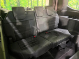 3列目シートはもちろん状態良好☆大人でもゆったりと座って頂けますので、大人数でのお出かけもラクラクです♪ご家族で、気の知れた仲間で、ドライブに行くのが楽しみですね♪