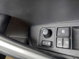 ドアミラースイッチ運転席に居ながらコントロールできます!