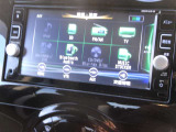 純正7インチナビは、ナビゲーション+AV 2画面表示、地デジTV、AM/FM、Bluetooth Audio、SDカード、Blu-ray Disc再生、DVD再生、CD再生/CD録音、ハンズフリーフォン対応の高性能モデルです。