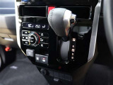 CVT(無段変速)のオートマチックです。インパネシフトがとても使い易く足元がスッキリするので、空間が広く使えますね♪
