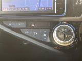 【オートエアコン】車内温度を感知して自動で温度調整をしてくれるのでいつでも快適な車内空間を創り上げます。