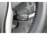 アクセルから足を離しても設定速度で走り続けてくれます。高速道路での長距離移動が楽になりますよ♪