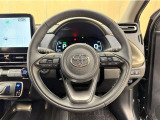 ステアリングスイッチ搭載!手を離さずに手元のスイッチでさまざまな操作が可能。運転中、視線をそらさなくても操作ができて安全です!