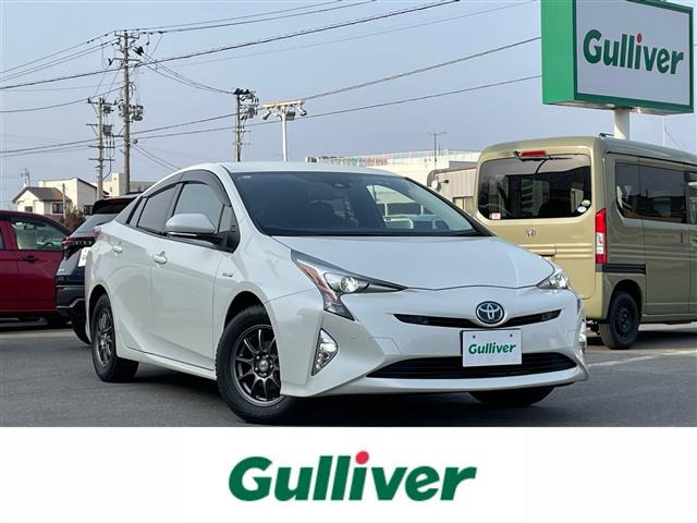 プリウス1.8 A E-Four 4WD修復歴無し