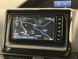 【トヨタ純正SDナビゲーション装備】純正品だから使いやすい!フルセグTV視聴可能で室内も快適♪地図データが古くなってきたら全国トヨタディーラーで更新(有料)も簡単にできます♪