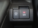 電動パーキングブレーキ&オートブレーキホールド機能付。「HOLD」スイッチを押しシステムONの状態にしておくことで信号待ちでブレーキを踏んで停車時ブレーキペダルから足を離してもブレーキを保持。楽です。