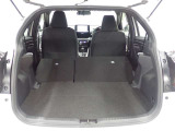 セカンドシートを倒すとさらに広々のラゲッジスペース