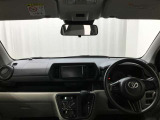 見通しのよいすっきりとした視界で、誰でも運転しやすいです。運転のしやすさは疲れにくさにも繋がりますよ♪