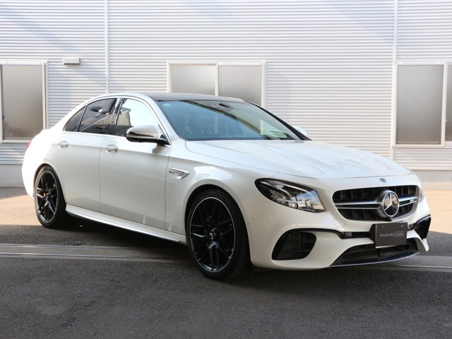 EクラスAMG E63 S 4マチックプラス 4WD