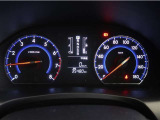 とっても見易いメーターです。夜間時はラグジュアリーな気分にさせてくれる照明が魅力ですので、夜のドライブも楽しみになりますよ♪