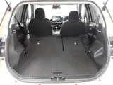 セカンドシートを倒すとさらに広々のラゲッジスペース