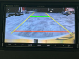 【バックカメラ】駐車時に後方がリアルタイム映像で確認できます。大型商業施設や立体駐車場での駐車時や、夜間のバック時に大活躍!運転スキルに関わらず、今や必須となった装備のひとつです!