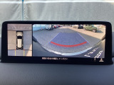 狭い場所での駐車やすれ違いなどでより的確な運転操作に役立つ360&deg;ビューモニターが装備されています。