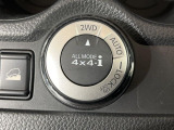 【オールモード4&times;4】2WD/4WDモードを手軽に切り替え可能。燃費重視の2WD、スタック時に役立つLOCK、AUTOモードでは4WDの配分を自動で調整し、路面状況を問わず安定した走りをサポート。