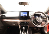 必要な装備を使いやすい位置に配置した機能的な運転席まわり。操作感や車両感覚など、ぜひ運転席に座って確かめてください。