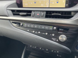 【 左右分離型フルオートエアコン 】運転席と助手席でそれぞれお好みの温度設定が可能で全席にも適切な空調をお届け致します!//