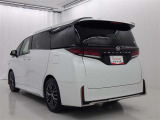 沢山乗れるのがこの車の魅力!2台で移動しないと・・・なんて時もこの車なら1台で!大活躍です♪