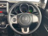 ステアリングも使用感が少なく、きれいな状態となっております♪