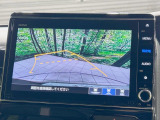 【バックカメラ】駐車時に後方がリアルタイム映像で確認できます。大型商業施設や立体駐車場での駐車時や、夜間のバック時に大活躍!運転スキルに関わらず、今や必須となった装備のひとつです!