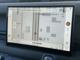 純正ナビゲーションもレイアウトの変更ができるので使い勝手が良いです。スマートフォンの地図アプリを使用することも可能です。