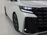 フォグランプ装着車です。暗い夜道の車両前方を明るく照らします