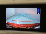【バックガイドモニター】 車庫入れなど後進運転時に死角をモニターで確認ができて安全です♪ ステアリング操作の参考になるガイド線も表示しますので車庫入れがニガテな方も安心ですネ!