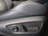 パワーシート搭載。微妙な調整が手軽にでき、ピッタリのポジションで運転することが可能です。