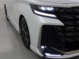 フォグランプ装着車です。暗い夜道の車両前方を明るく照らします