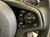 ハンドルにHondaセンシング系のクルーズコントロールやレーンキープアシストなどの操作スイッチが装備されています。ハンドルから手を離さず安全に操作できます。