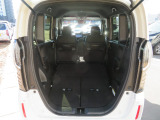 後部座席を収納するとご覧のとおり!大容量の荷室が完成です!