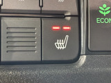 運転席にはシートヒーターが付いています!寒い日に便利な装備ですね。