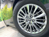 【純正アルミホイール】外観にマッチした純正アルミホイールを装着しております。各種社外アルミホイールや、スタッドレスタイヤも取扱いしております。是非ご相談ください♪
