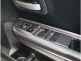 運転席・助手席ドアは開口範囲が広く、とても乗りやすいですよ!収納スペースもあります!