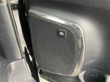 【JBLプレミアムサウンド】メーカーオプションのJBLプレミアムサウンドが装備されています!!明らかな音の違いははドライブをより一層楽しむことができます♪