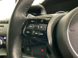 ステアリングにオーディオ操作スイッチが付いています。オーディオ画面に直接タッチしなくても操作が出来ますので、運転に集中できます。