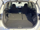 普段のお買い物や通勤、送迎等に十分な荷室スペースを確保しております。セカンドシートを倒すと、大きな荷物の積載も可能です♪
