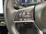 ステアリングにオーディオ操作スイッチが付いています。オーディオ画面に直接タッチしなくても操作が出来ますので、運転に集中できます。