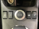 【オールモード4&times;4】2WD/4WDモードを手軽に切り替え可能。燃費重視の2WD、スタック時に役立つLOCK、AUTOモードでは4WDの配分を自動で調整し、路面状況を問わず安定した走りをサポート。