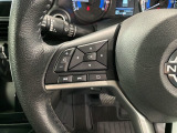 ステアリングにオーディオ操作スイッチが付いています。オーディオ画面に直接タッチしなくても操作が出来ますので、運転に集中できます。
