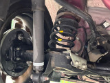 お車を安心してお乗りいただく為には、足回りの定期点検が欠かせません。サービスサポート(有償保証)では無料点検もご提供しており、安心のカーライフをお過ごしいただけるサポート体制が整っています。