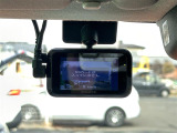【ドライブレコーダー】映像・音声などの運転中の記録を残します。事故などを起こした起こされた時の証拠になりえますので、もしも時でも安心ですね。