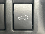 【パワーバックドア】スマートキーや運転席のボタンを押すだけでリアゲートが自動で開閉します!荷物を持っている時や、高い位置にあるバックドアを閉める際に便利な機能です♪