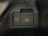 【電動パーキングブレーキ】指先だけで簡単操作♪アクセルを踏むと自動的に解除されます。【オートブレーキホールド機能】ブレーキペダルから足を離してもブレーキを保持!